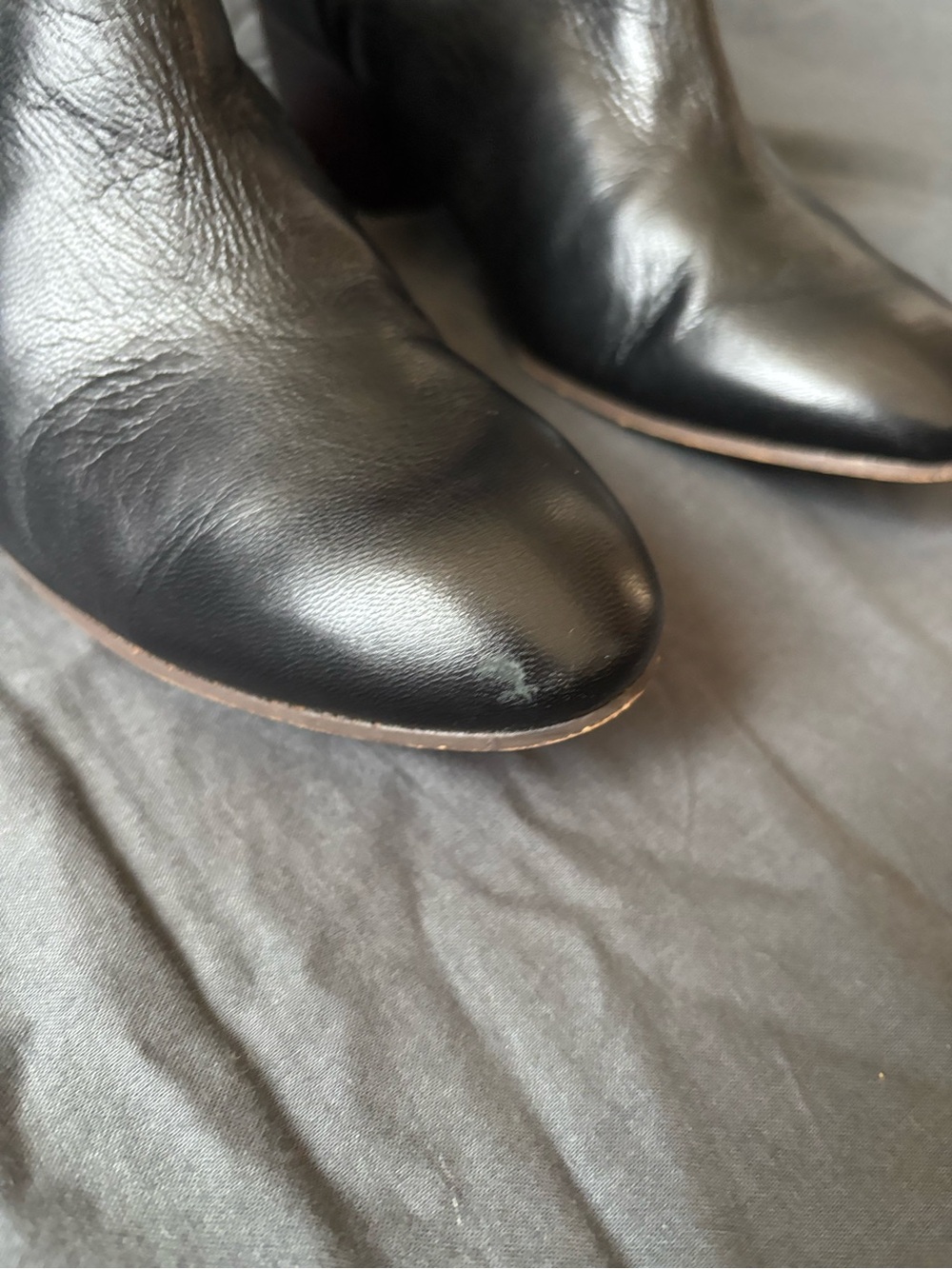 Coach Black Leather Ankle Boots with wooden heel and gold details - Picture 3 of 9